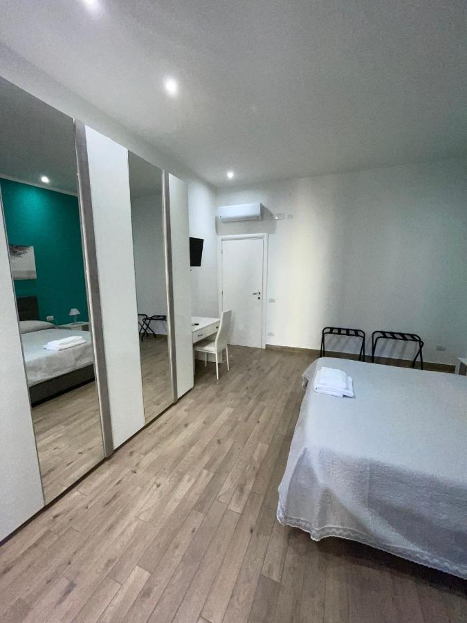 Dormire A Napoli Centro Holiday House Casa Vacanza Eksteriør bilde
