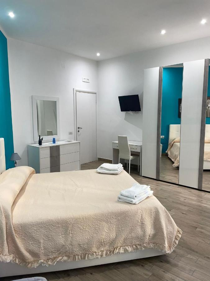 Dormire A Napoli Centro Holiday House Casa Vacanza Eksteriør bilde
