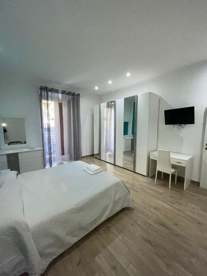 Dormire A Napoli Centro Holiday House Casa Vacanza Eksteriør bilde