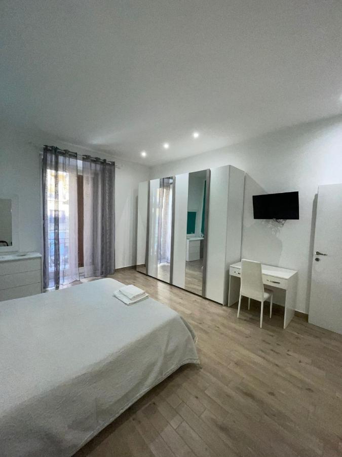 Dormire A Napoli Centro Holiday House Casa Vacanza Eksteriør bilde
