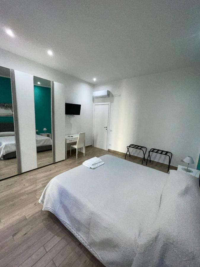 Dormire A Napoli Centro Holiday House Casa Vacanza Eksteriør bilde